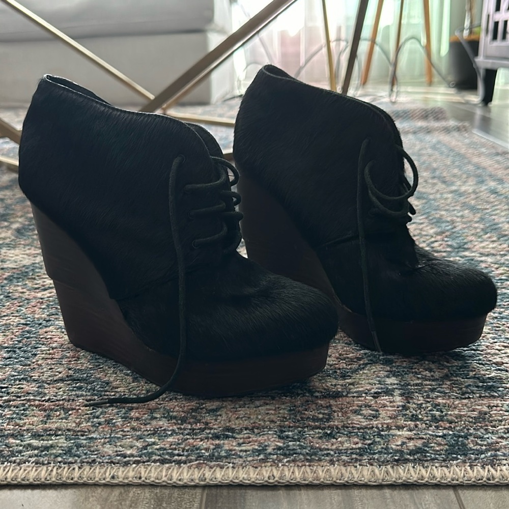 Pony fur booties